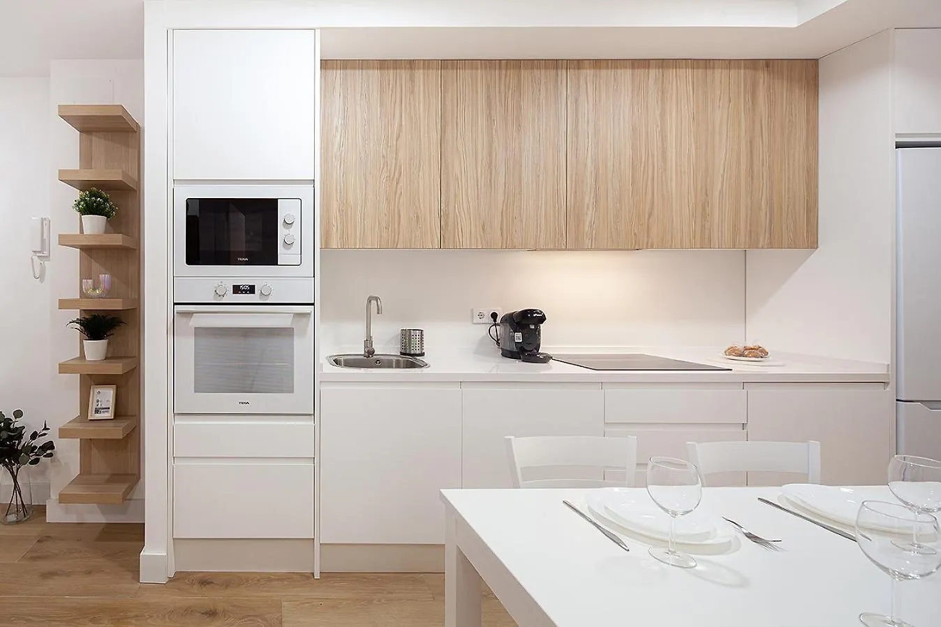 Amazing Flat In City Center-Sevillarooms contacts
